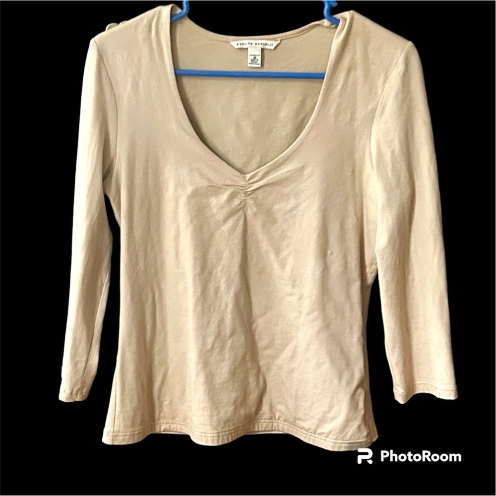 Banana Republic Cream Tan Stretch Top 95% Cotton 5% Spandex Medium